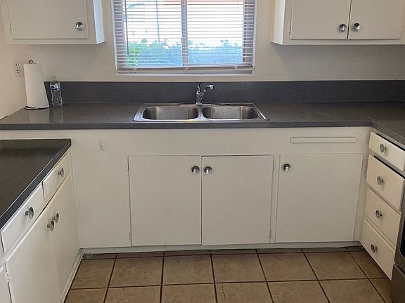 5th image of 2626 N Junipero Ave APT 5