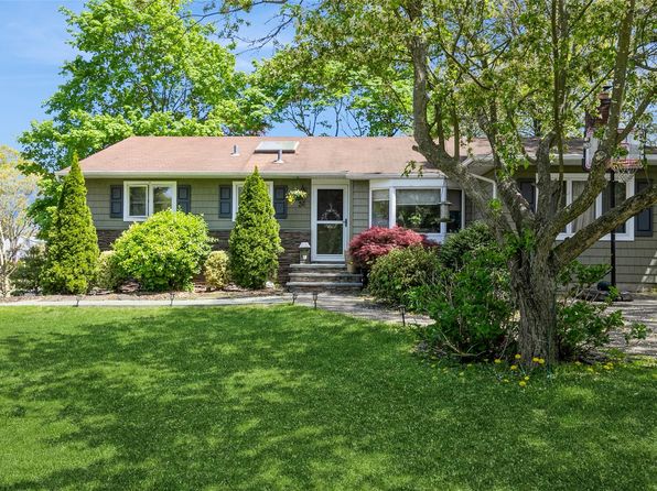 36 Mulberry Drive, Smithtown, NY 11787
