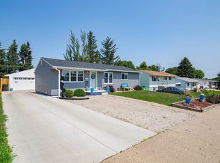 400 12th St NW, Mandan, ND 58554