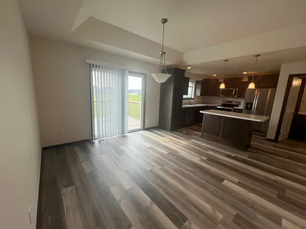 3715 32nd St S, Moorhead, MN 56560