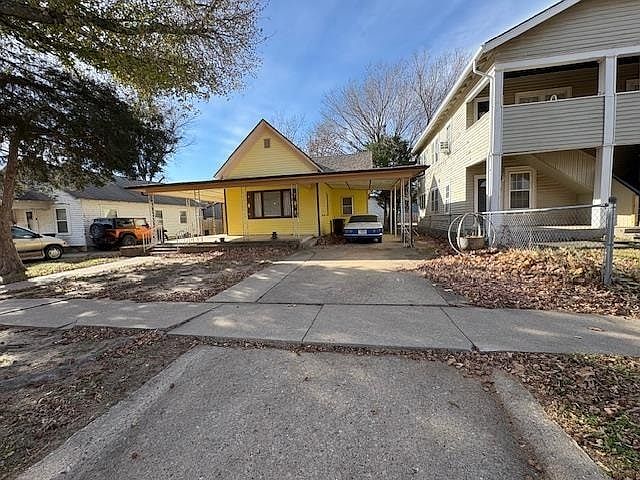 1st image of 413 N 5th St