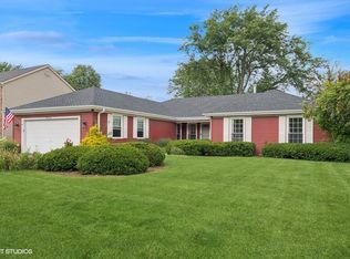 3912 Brett Ln, Glenview, IL 60026