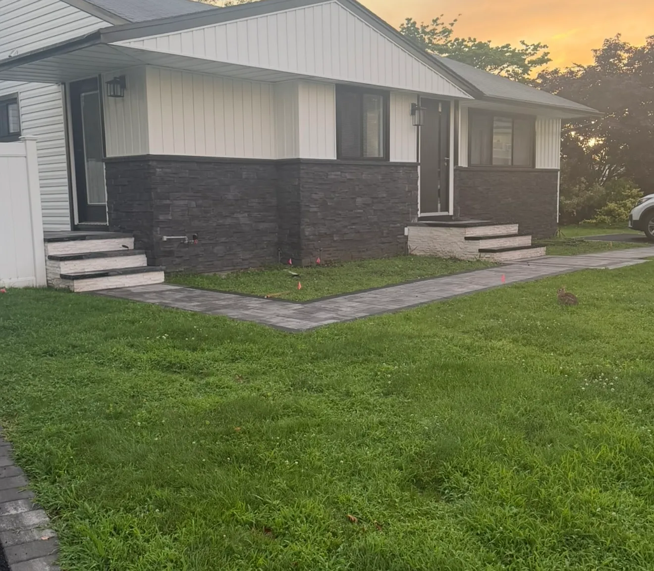 3 bed, 918 sqft, $3,900 — Photo 1