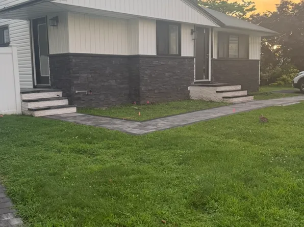 58 Amherst Ln Floor 1, Hicksville, NY 11801