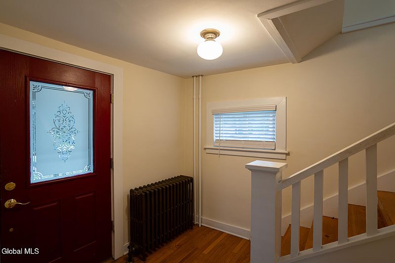 3rd image of 8 Lincoln Avenue
