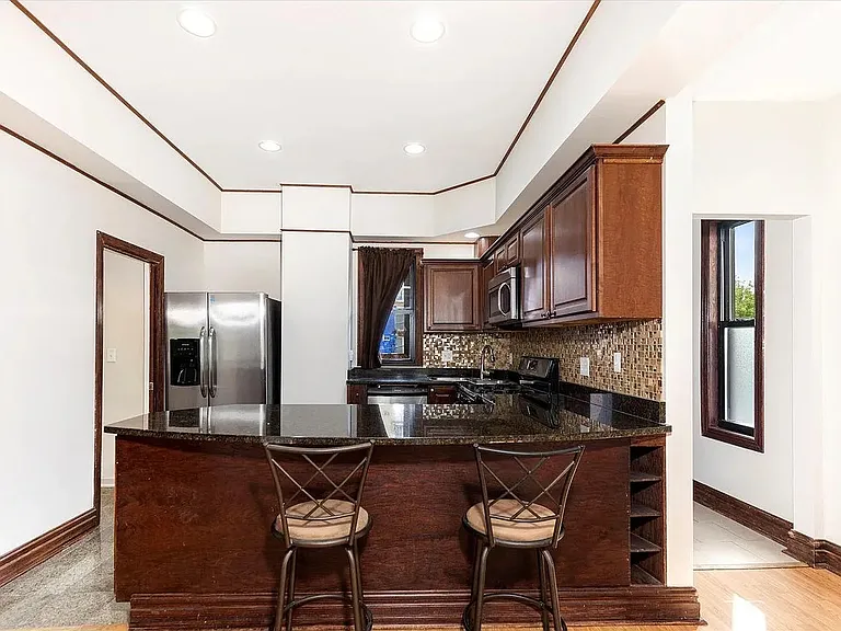 232 Des Plaines Ave #2 — Photo 11