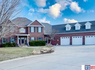 804 Par 3 Dr, Friend, NE 68359