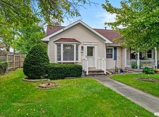 207 N Mississippi St #4, Blue Grass, IA