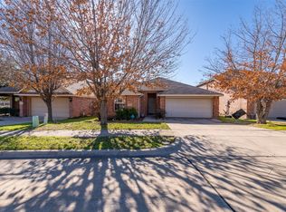 656 Hutchins Dr, Crowley, TX 76036