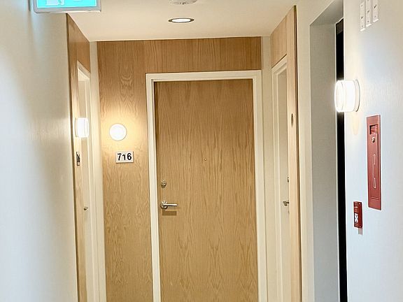 4th image of 2825 Jane St #716