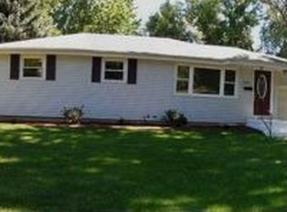 5006 N Sunnybrook Dr, Peoria, IL 61614