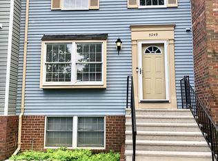 5249 Saint Genevieve Pl, Alexandria, VA 22315