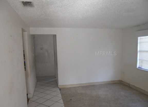 3rd image of 8702 N Boulevard St