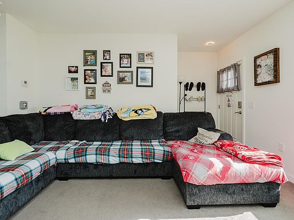 5th image of 299 Caleb Dr