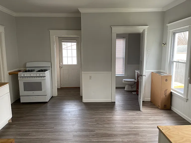 1017 Dayton St SW #1 — Photo 18