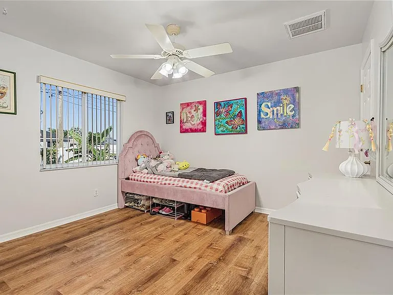 810 SW 10th Pl — Photo 18