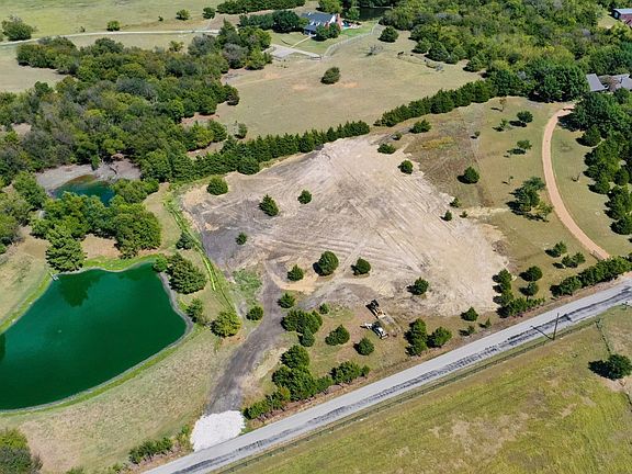 2nd image of 265 Cornstalk Rd