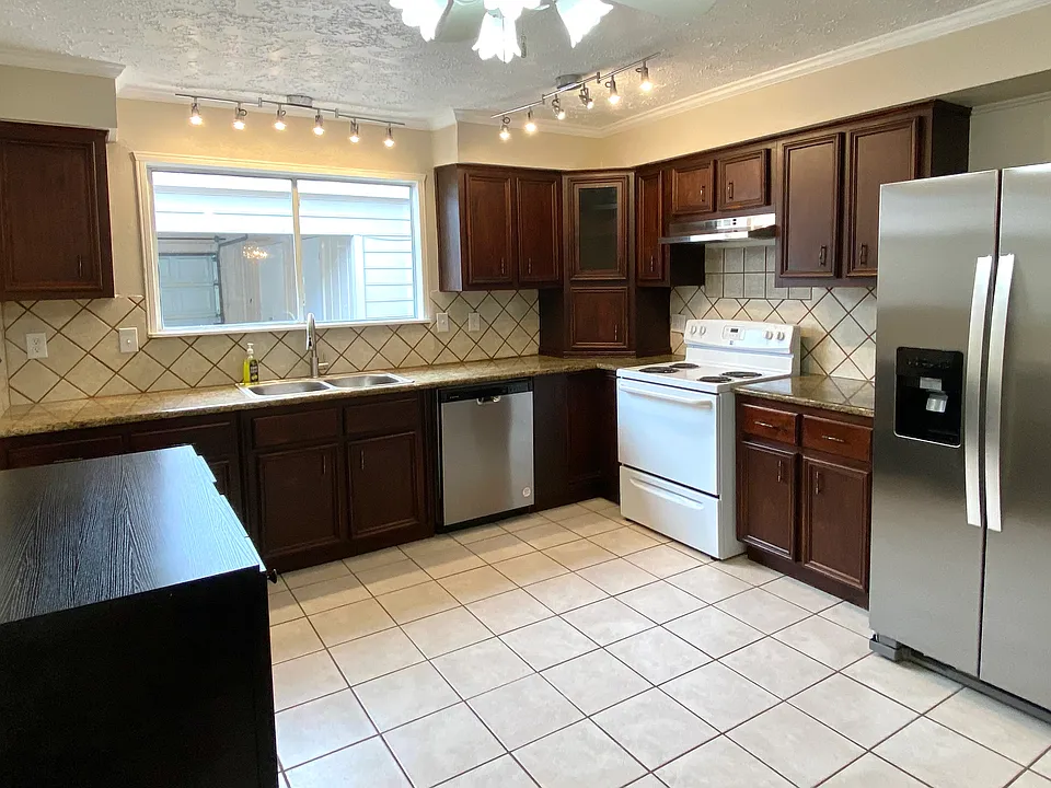 16246 New Field Dr
