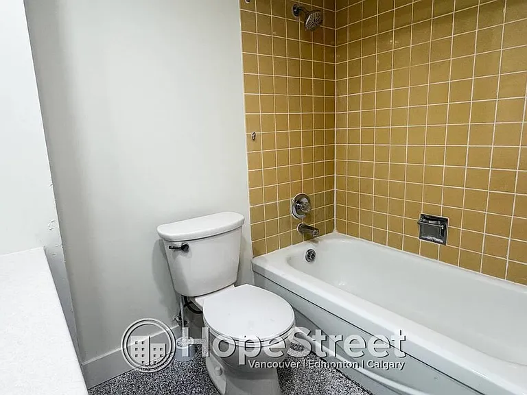 1075 Comox St #1406 — Photo 15
