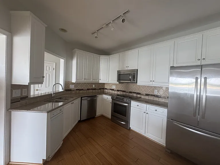9462 Bay Front Dr — Photo 9