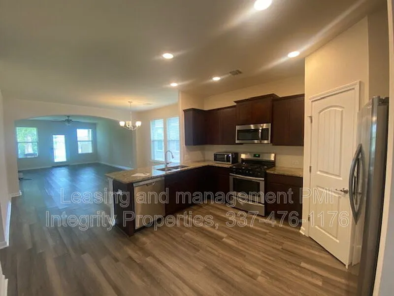 4 bed, 3.0 bath, 1684 sqft, $1,950 — Photo 3