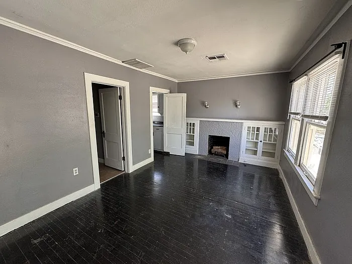1116 E Portland St — Photo 3