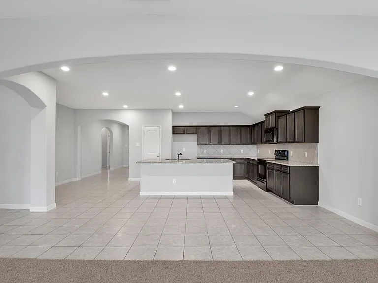 5100 Royal Springs Dr — Photo 25