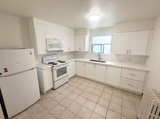 237 Lakeshore Rd E #3, Mississauga, ON L5G 1G8
