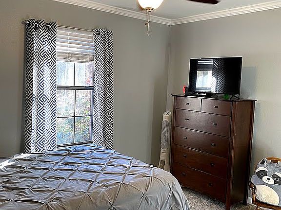 3rd image of 112 Sunset Country Ln
