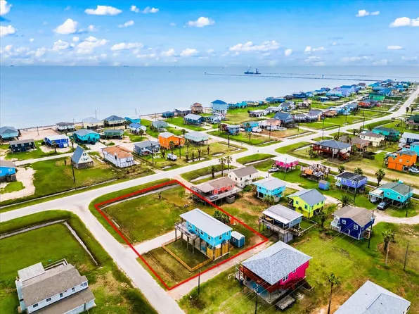 307 Olive St, Freeport, TX 77541