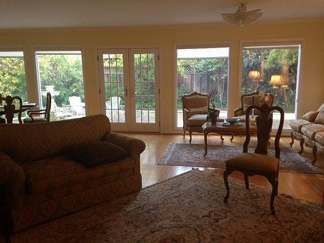 1st image of 321 Linfield Dr
