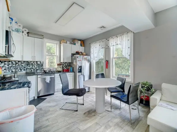 224 Freeman Avenue image 17 of 26