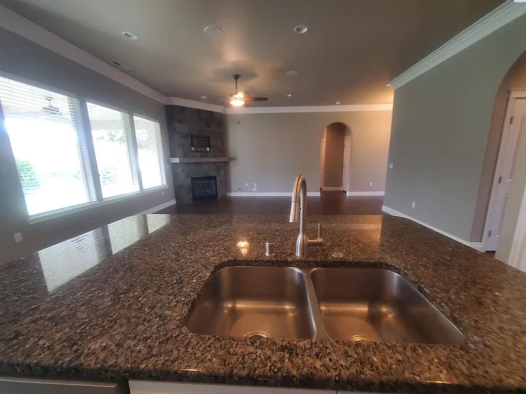 1290 N Oklahoma Pl — Photo 11