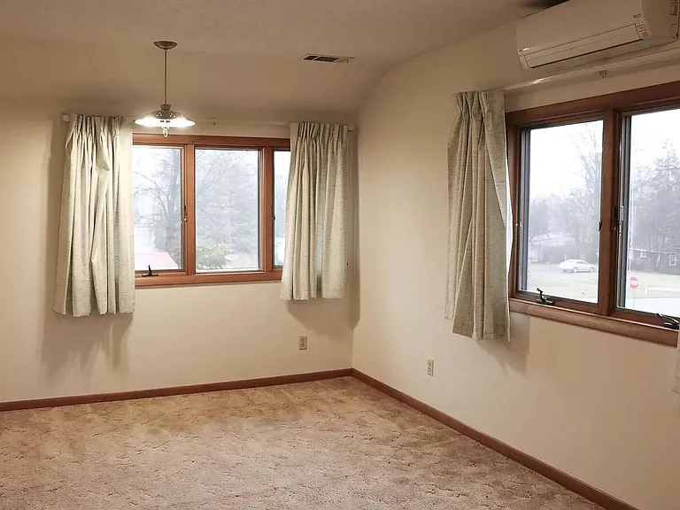 Second floor - South room