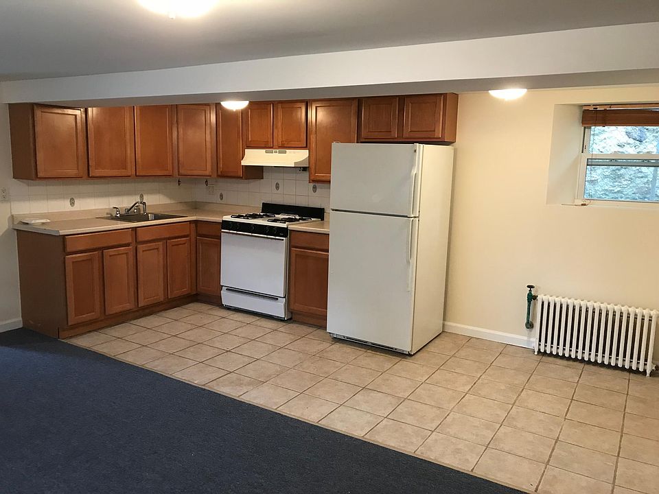 1st image of 218 Hyatt Ave
