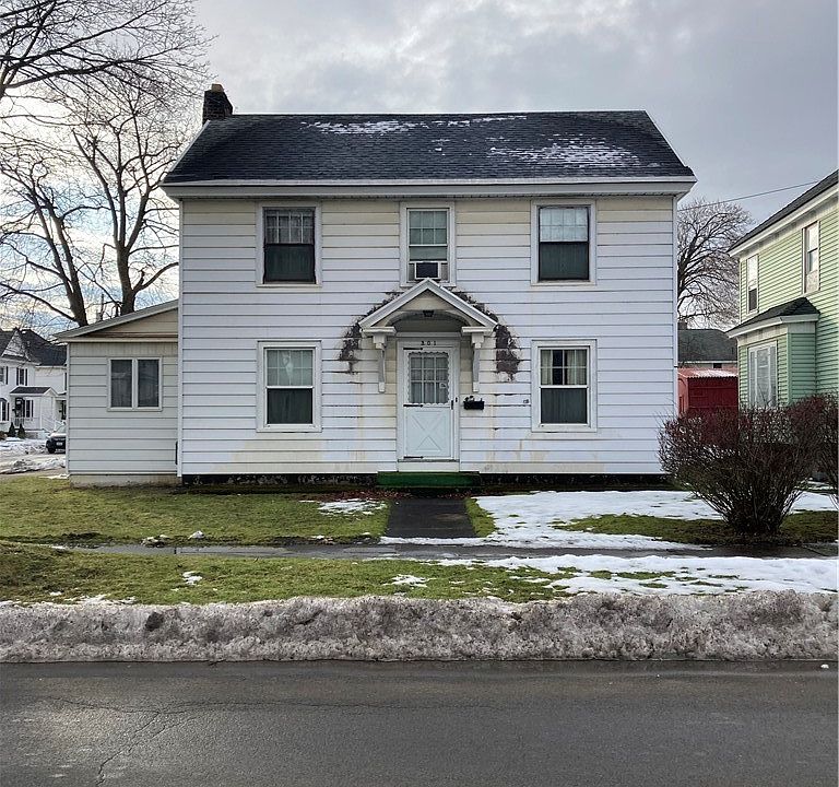 1st image of 301 N Caroline St