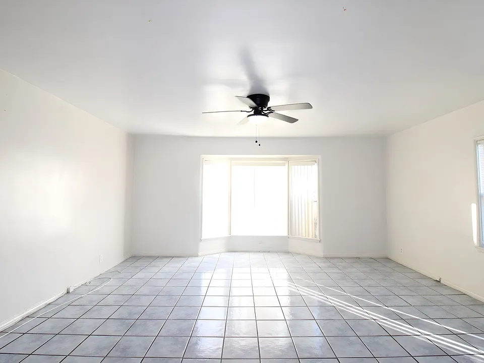 2816 W Vernon Ave