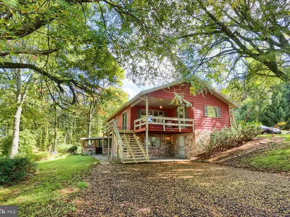 81 Vine St, Elizabethville, PA 17023