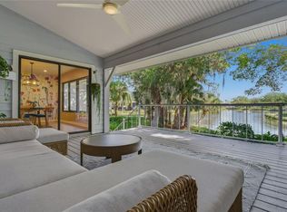 1004 Osprey Ct, Tarpon Springs, FL 34689