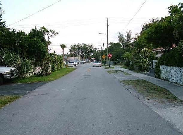 2nd image of 16991 NE 3rd Ct