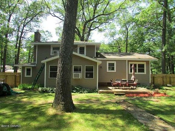 2nd image of 966 Mancelona Dr