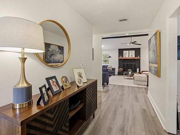 5th image of 3130 Shamrock E
