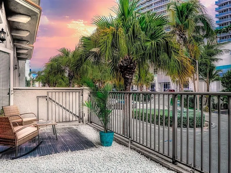 3035 Riomar St — Photo 4