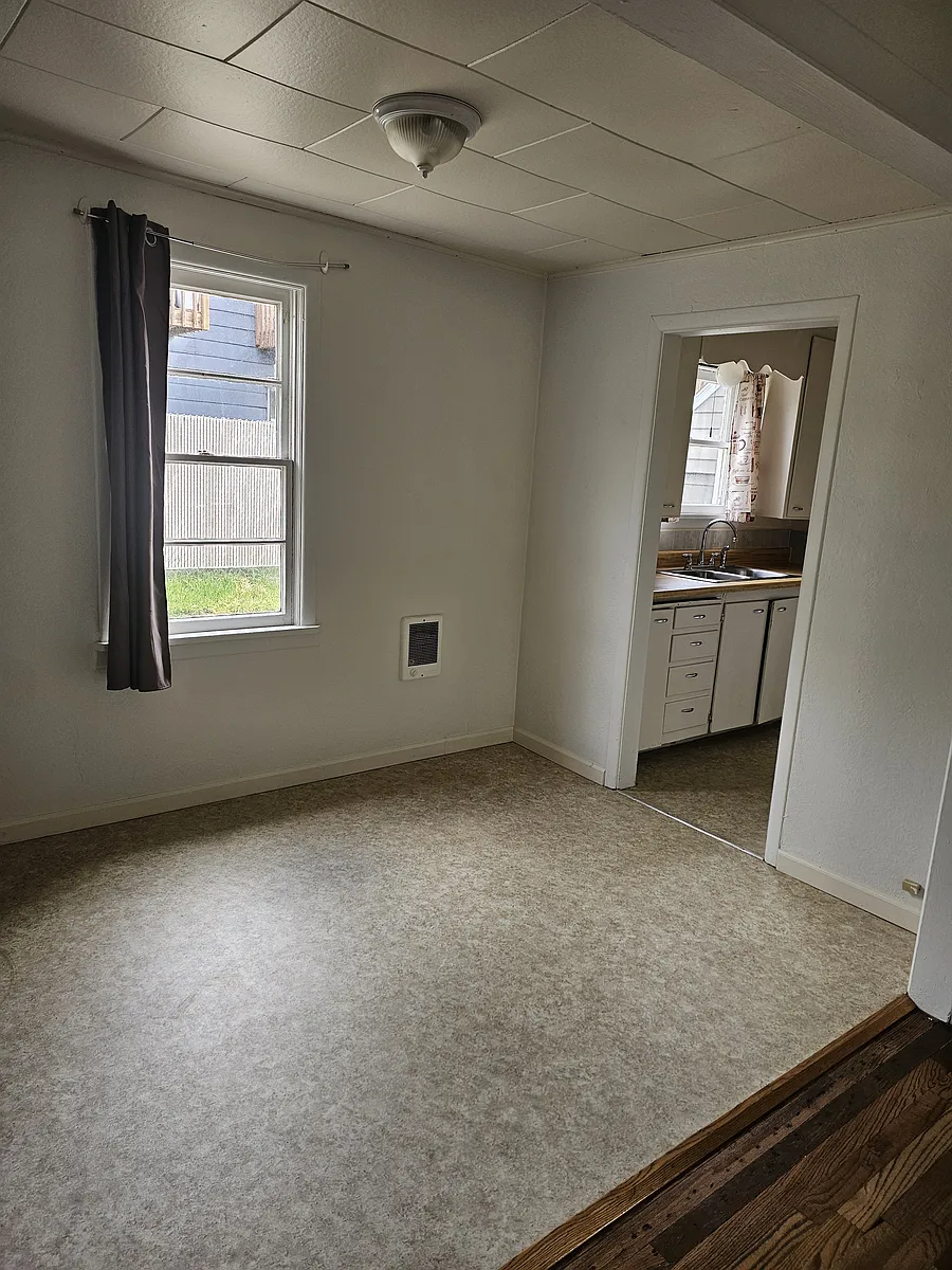 Building Photo - 794 14th St NE