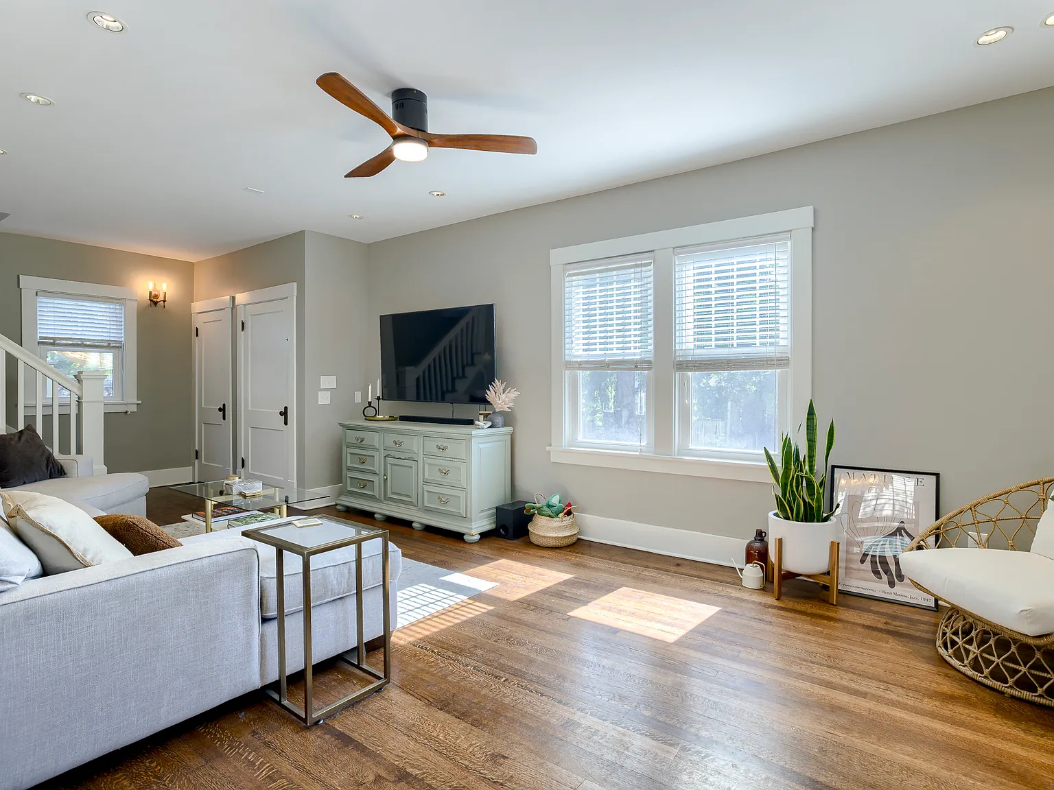 3 bed, 1362 sqft, $2,300 — Photo 4