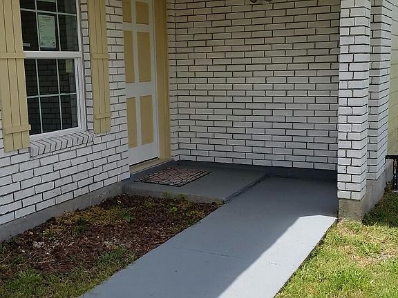 2nd image of 1826 Lesle Ln