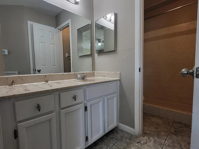 1802 Frank Sinatra Pl — Photo 21
