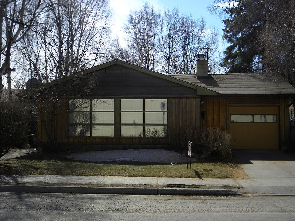 Front View on 8th Ave