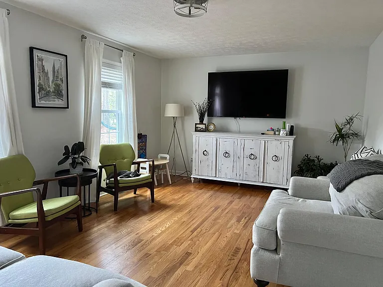 3911 Englewood Ct — Photo 5