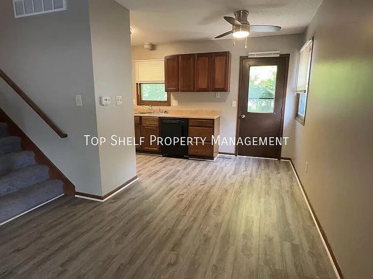 1025 6th St NW — Photo 3